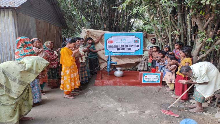 Döğerliler su kuyusu Bangladeş de açıldı.